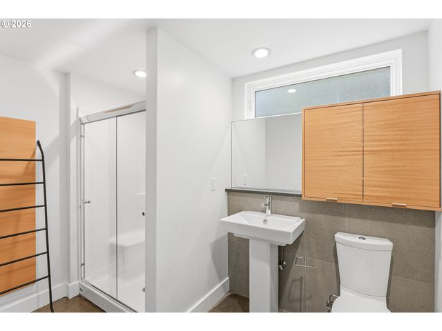 302 Nw ALBEMARLE Ter, Portland, OR 97210