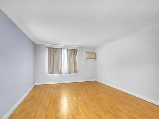 191 N Waters Edge Drive 101, Glendale Heights, IL 60139