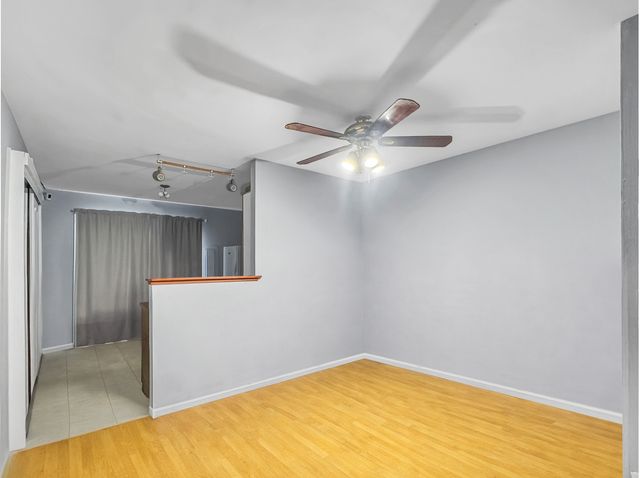 191 N Waters Edge Drive 101, Glendale Heights, IL 60139