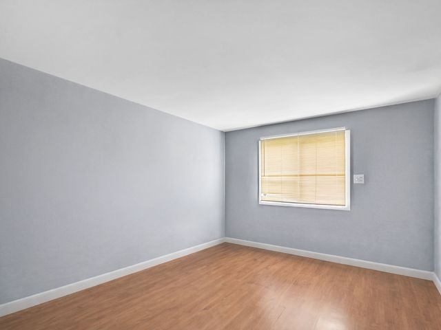 191 N Waters Edge Drive 101, Glendale Heights, IL 60139