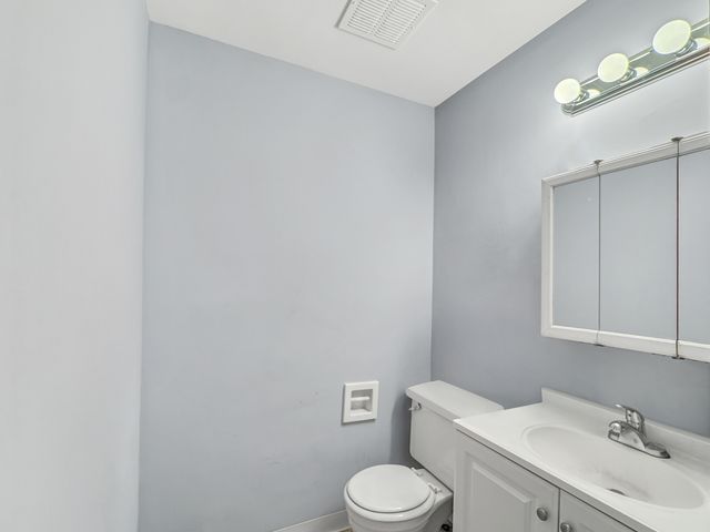 191 N Waters Edge Drive 101, Glendale Heights, IL 60139