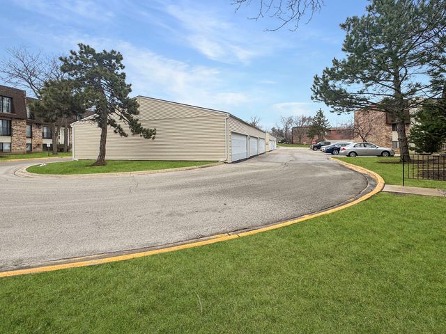 191 N Waters Edge Drive 101, Glendale Heights, IL 60139