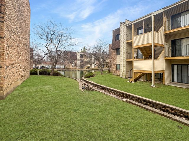 191 N Waters Edge Drive 101, Glendale Heights, IL 60139