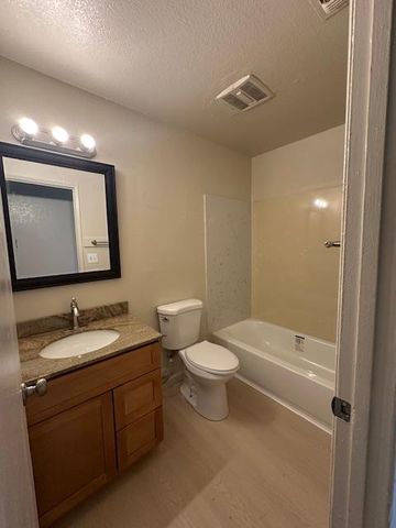 9314 Cherbourg Way, Stockton, CA 95210