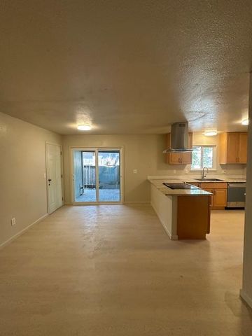 9314 Cherbourg Way, Stockton, CA 95210