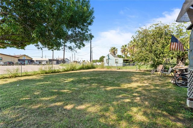 2562 1st St, Ingleside, TX 78362