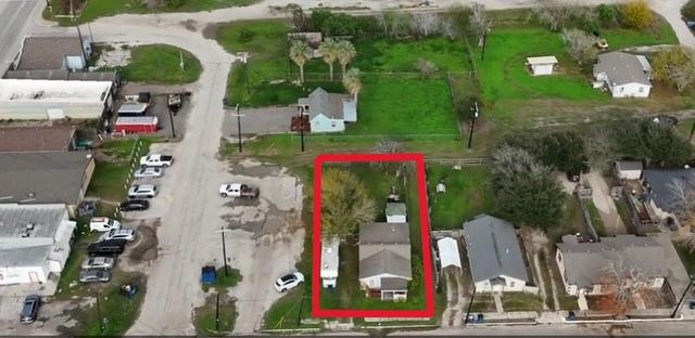 2562 1st St, Ingleside, TX 78362