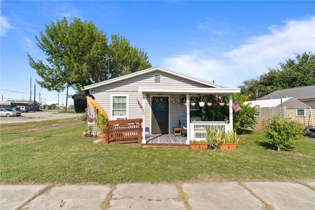 2562 1st St, Ingleside, TX 78362