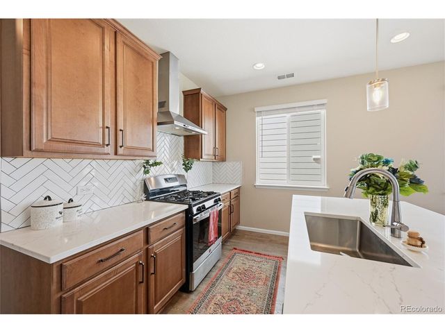 63 N Edge Cliff St, Castle Rock, CO 80104