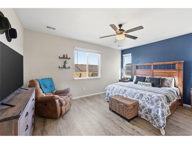 63 N Edge Cliff St, Castle Rock, CO 80104