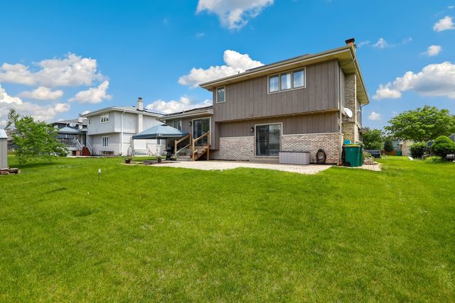 338 Wild Rose Lane, Romeoville, IL 60446
