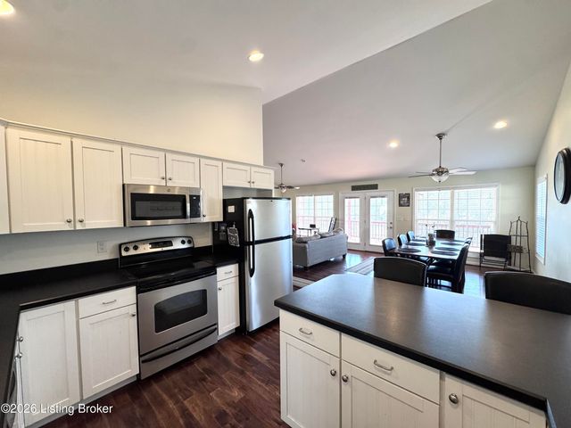 461 N Riverbend Rd, Leitchfield, KY 42754