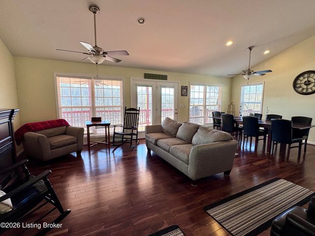 461 N Riverbend Rd, Leitchfield, KY 42754