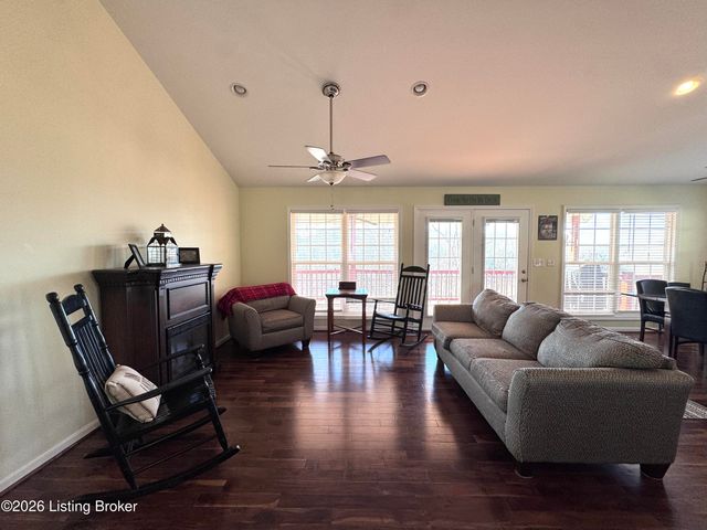 461 N Riverbend Rd, Leitchfield, KY 42754