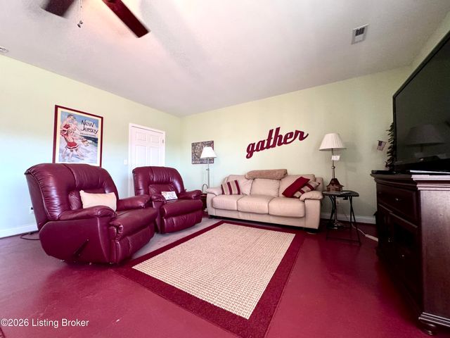 461 N Riverbend Rd, Leitchfield, KY 42754