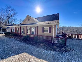461 N Riverbend Rd, Leitchfield, KY 42754