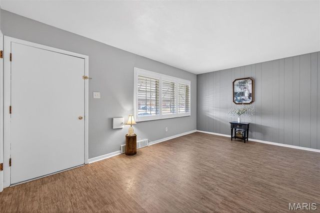 223 Southampton Drive, Lemay, MO 63125