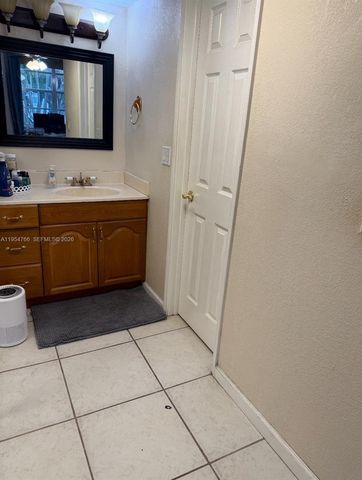 9441 Live Oak Pl 209, Davie, FL 33324