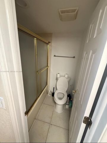 9441 Live Oak Pl 209, Davie, FL 33324