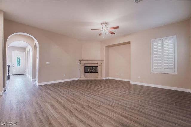 7744 White Ginger Avenue, Las Vegas, NV 89178