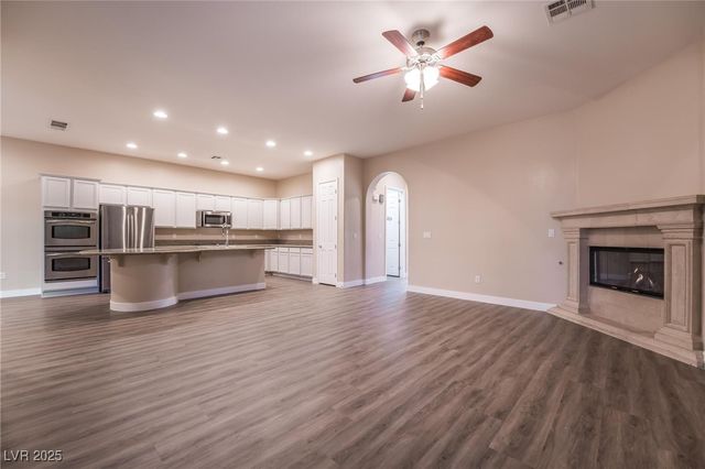 7744 White Ginger Avenue, Las Vegas, NV 89178