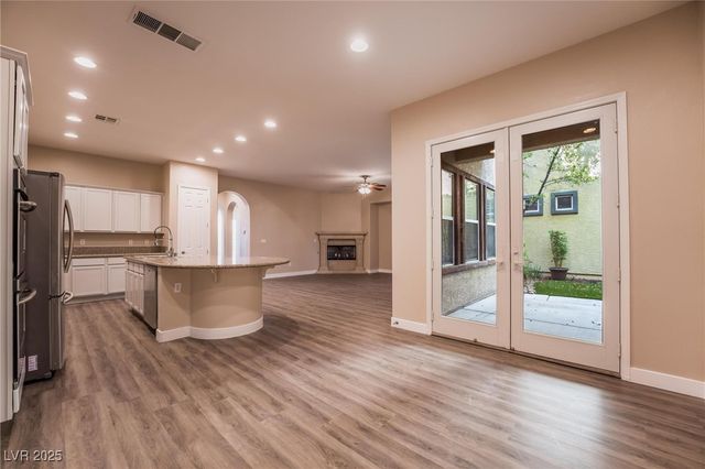 7744 White Ginger Avenue, Las Vegas, NV 89178