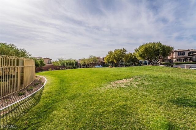 7744 White Ginger Avenue, Las Vegas, NV 89178