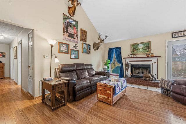 78 Rolling Oaks Drive, Maumelle, AR 72113