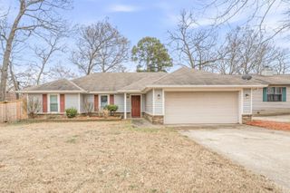 78 Rolling Oaks Drive, Maumelle, AR 72113