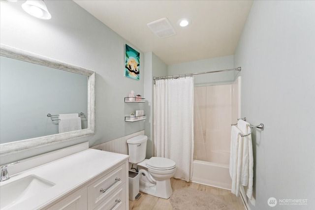 7041 Eagle Lake Drive SE, Snoqualmie, WA 98065