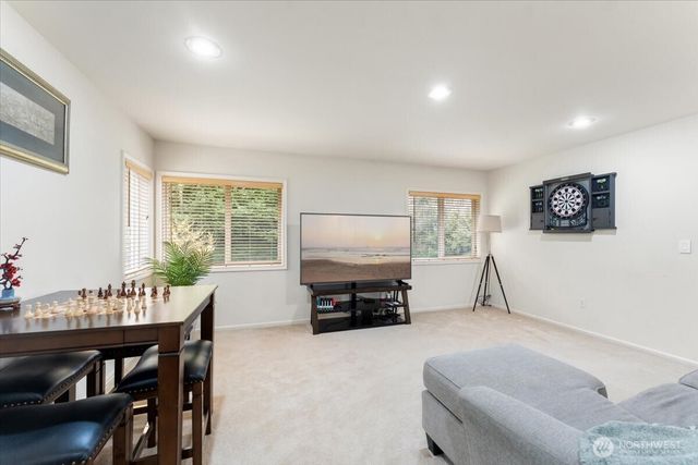 7041 Eagle Lake Drive SE, Snoqualmie, WA 98065