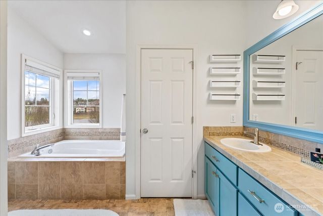 7041 Eagle Lake Drive SE, Snoqualmie, WA 98065