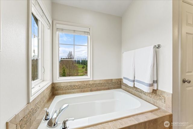 7041 Eagle Lake Drive SE, Snoqualmie, WA 98065