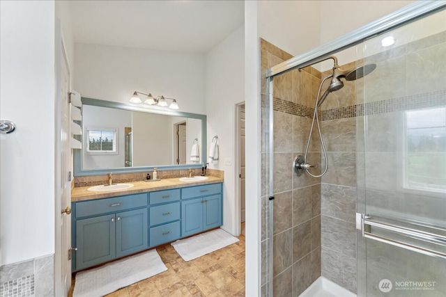 7041 Eagle Lake Drive SE, Snoqualmie, WA 98065