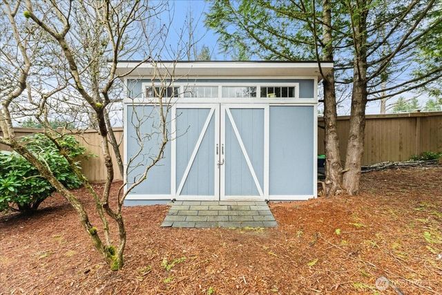 7041 Eagle Lake Drive SE, Snoqualmie, WA 98065