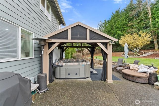 7041 Eagle Lake Drive SE, Snoqualmie, WA 98065