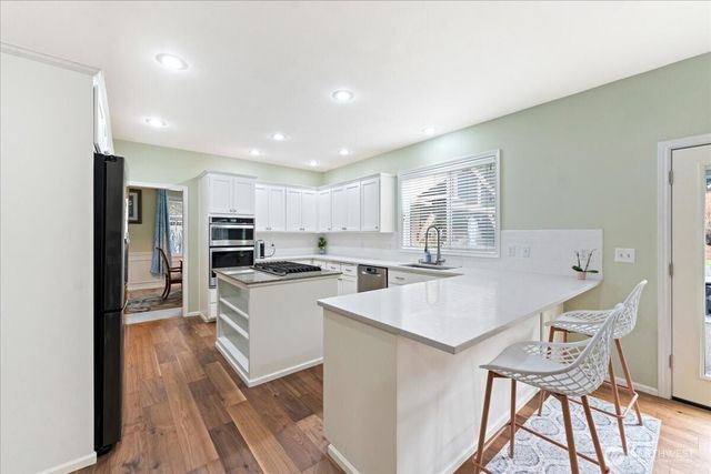 7041 Eagle Lake Drive SE, Snoqualmie, WA 98065