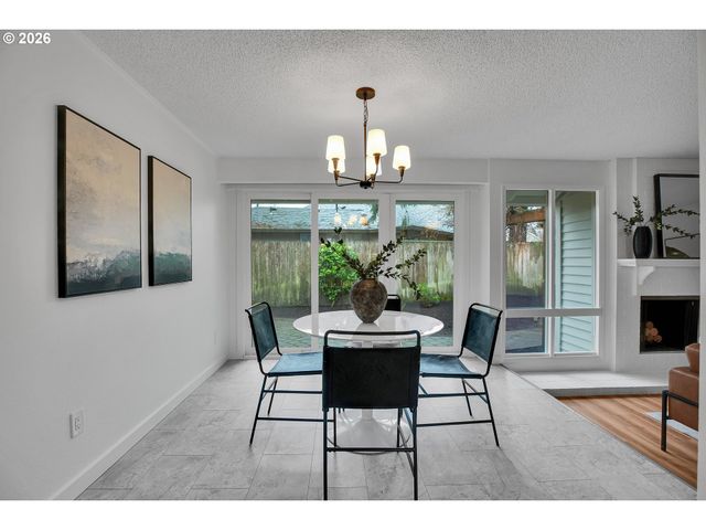 20332 Sw ROCK Ct, Beaverton, OR 97003