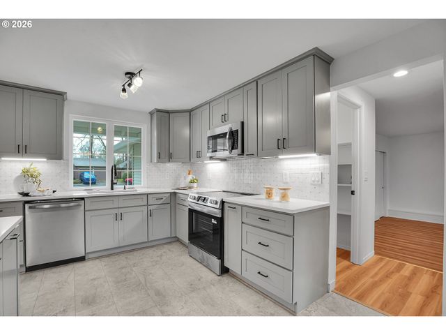 20332 Sw ROCK Ct, Beaverton, OR 97003