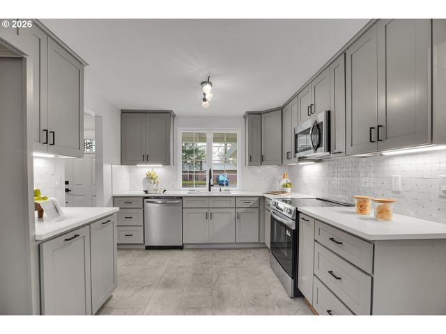 20332 Sw ROCK Ct, Beaverton, OR 97003