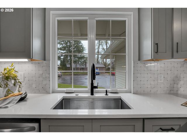 20332 Sw ROCK Ct, Beaverton, OR 97003