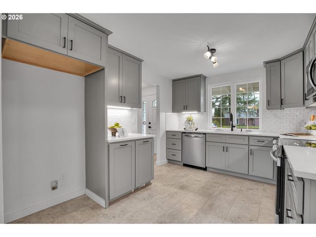 20332 Sw ROCK Ct, Beaverton, OR 97003