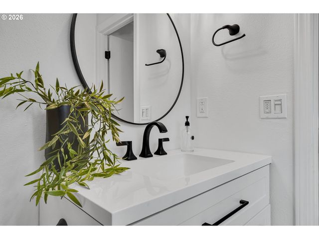 20332 Sw ROCK Ct, Beaverton, OR 97003