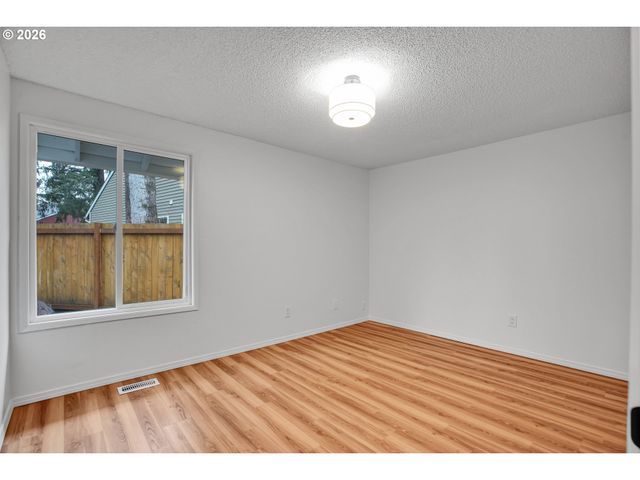 20332 Sw ROCK Ct, Beaverton, OR 97003