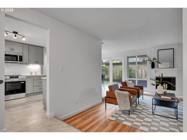 20332 Sw ROCK Ct, Beaverton, OR 97003