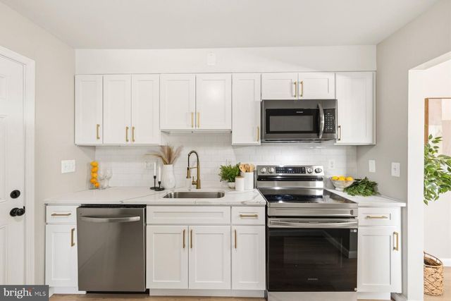 7213 JOHNNYCAKE RD, Baltimore, MD 21228