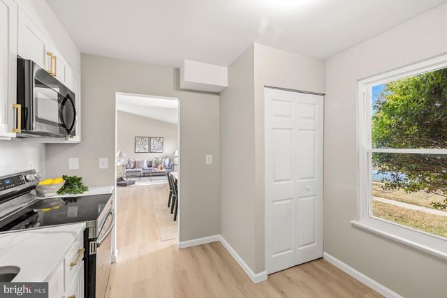 7213 JOHNNYCAKE RD, Baltimore, MD 21228