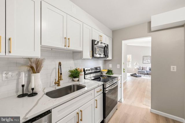 7213 JOHNNYCAKE RD, Baltimore, MD 21228