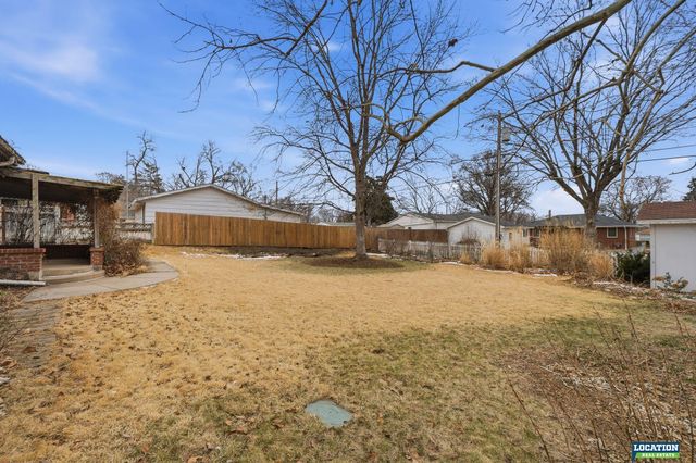 1135 Benton Street, Lincoln, NE 68521