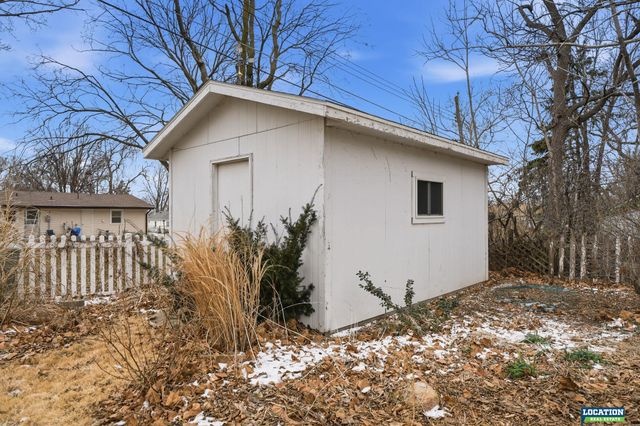 1135 Benton Street, Lincoln, NE 68521